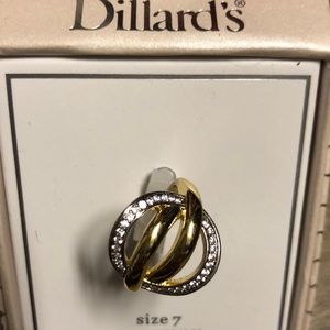 Brand 🆕💖💖💖 DILLARD’S ring